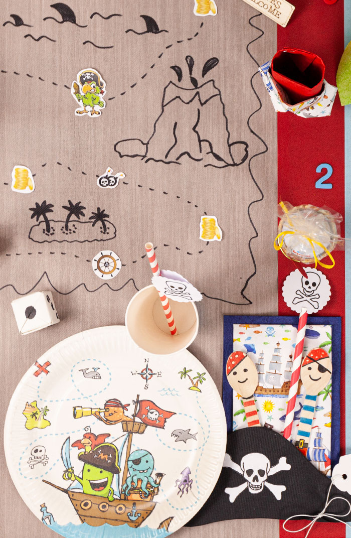 SET SAIL AND DISCOVER TREASURES: PIRATE-STYLE NAPKINS